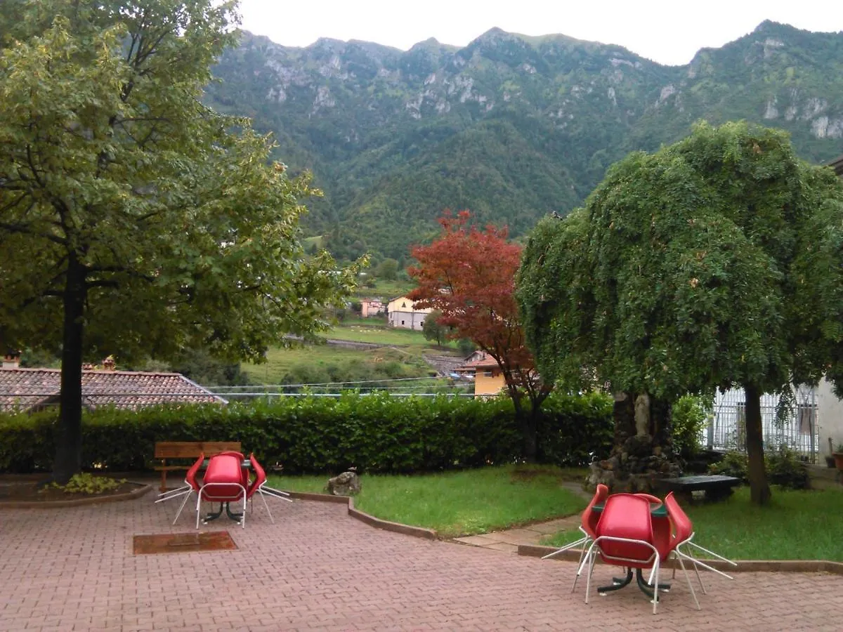 Ostello Angolo Verde Angolo Terme 0*,  Italy